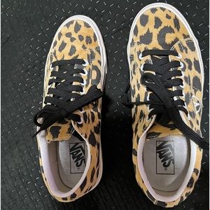 Leopard print Vans